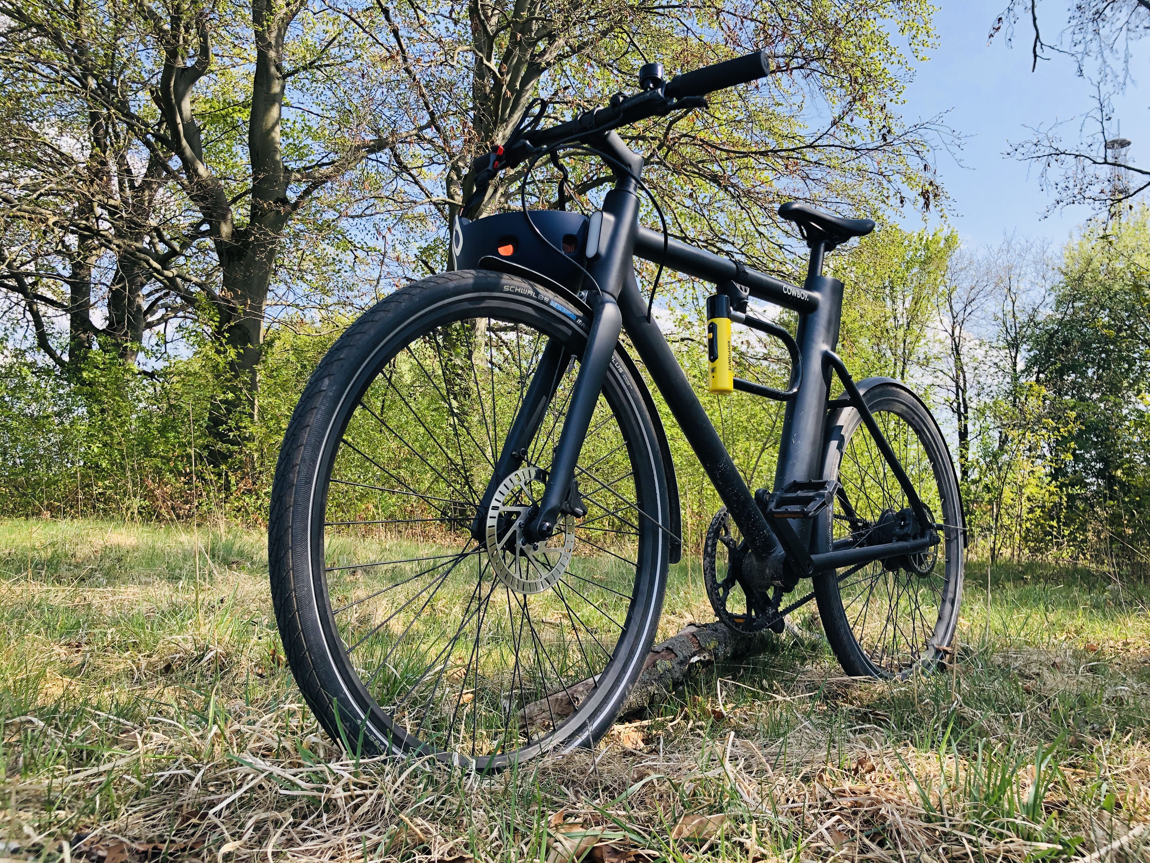 Stealth eBike in matte black